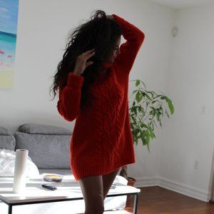 cosy H&M red sweater